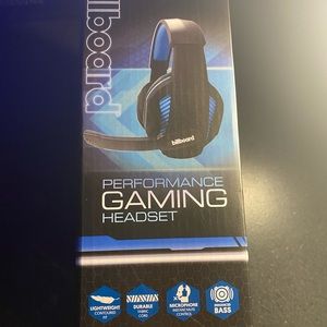 Billboard gaming headset